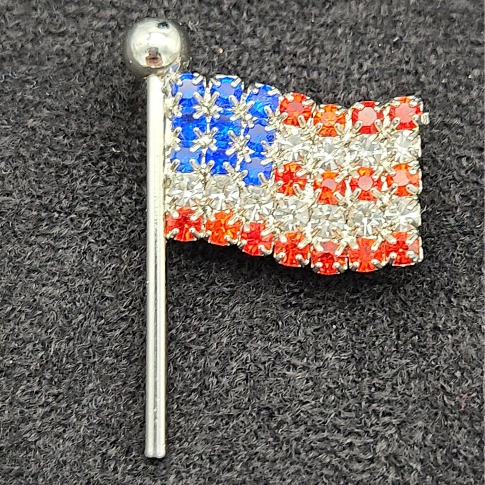 Pin Waving American Flag Rhinestones Silver Color Broach Collectible Vintage 4th